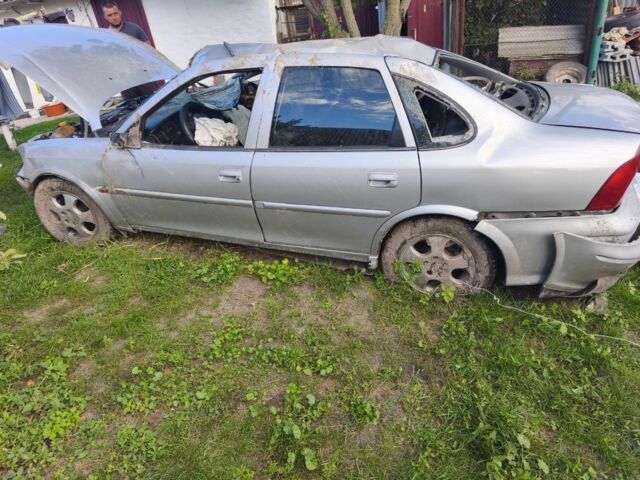 Серый Опель Вектра, объемом двигателя 0 л и пробегом 300 тыс. км за 650 $, фото 2 на Automoto.ua