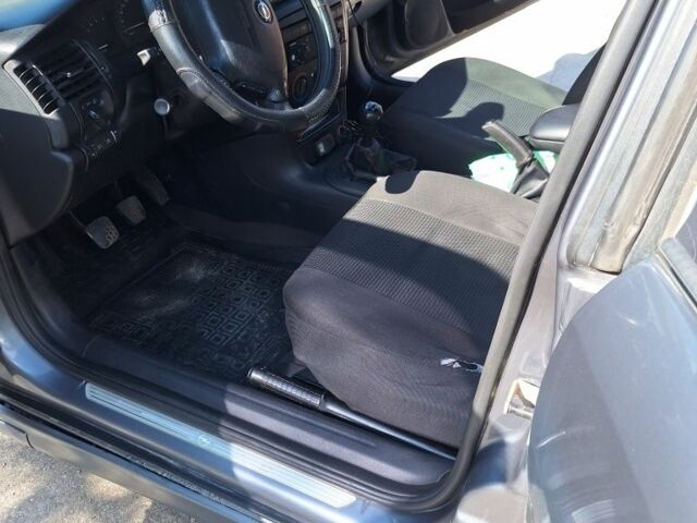 Серый Опель Вектра, объемом двигателя 2.2 л и пробегом 299 тыс. км за 2999 $, фото 7 на Automoto.ua