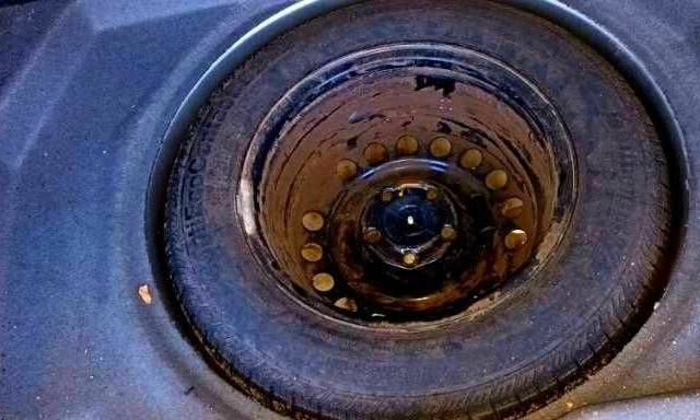 Сірий Опель Вектра, об'ємом двигуна 2 л та пробігом 270 тис. км за 2073 $, фото 8 на Automoto.ua