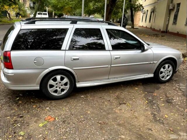 Серый Опель Вектра, объемом двигателя 2 л и пробегом 420 тыс. км за 1840 $, фото 5 на Automoto.ua