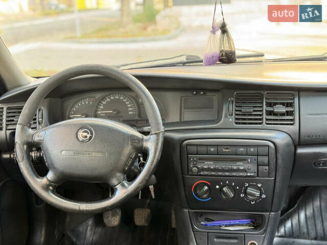 Сірий Опель Вектра, об'ємом двигуна 1.8 л та пробігом 300 тис. км за 1600 $, фото 12 на Automoto.ua