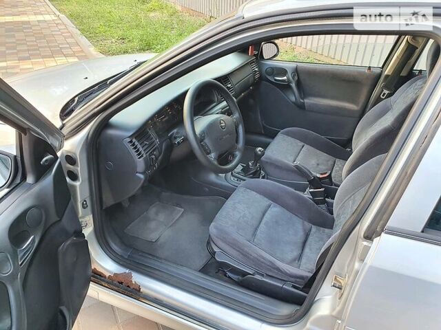 Серый Опель Вектра, объемом двигателя 2 л и пробегом 318 тыс. км за 2150 $, фото 18 на Automoto.ua