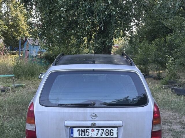 Сірий Опель Вектра, об'ємом двигуна 2 л та пробігом 777 тис. км за 952 $, фото 4 на Automoto.ua
