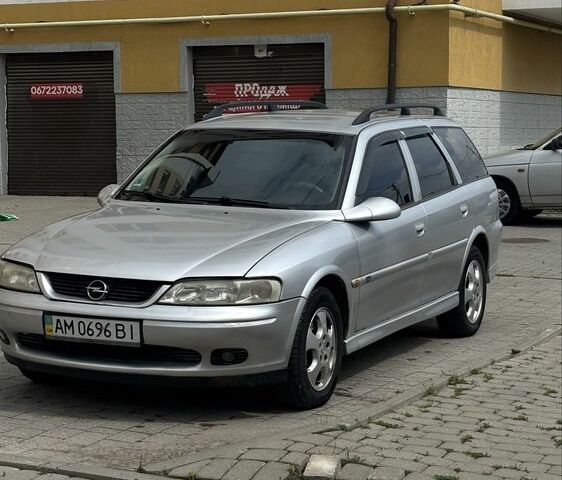 Сірий Опель Вектра, об'ємом двигуна 2.2 л та пробігом 285 тис. км за 2300 $, фото 2 на Automoto.ua