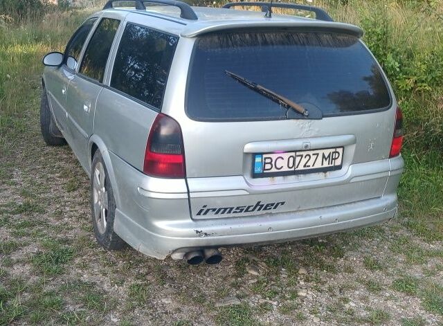 Сірий Опель Вектра, об'ємом двигуна 2 л та пробігом 300 тис. км за 1993 $, фото 7 на Automoto.ua