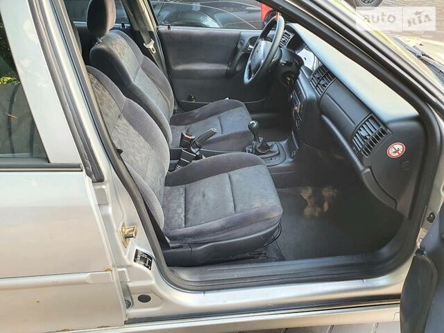 Серый Опель Вектра, объемом двигателя 2 л и пробегом 318 тыс. км за 2150 $, фото 14 на Automoto.ua