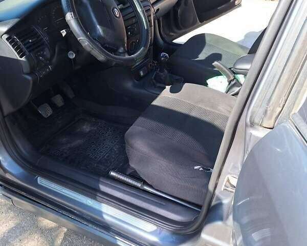 Серый Опель Вектра, объемом двигателя 2.2 л и пробегом 299 тыс. км за 2999 $, фото 6 на Automoto.ua