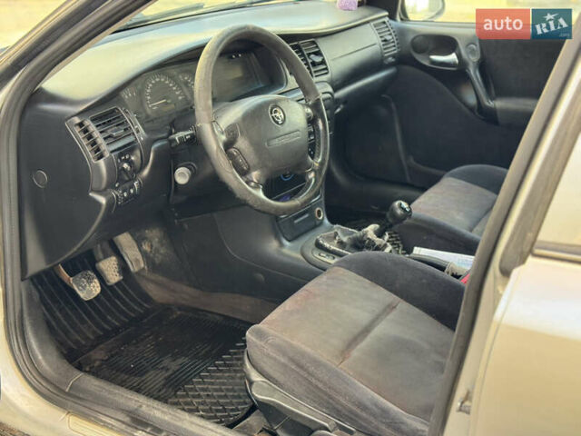 Сірий Опель Вектра, об'ємом двигуна 1.8 л та пробігом 300 тис. км за 1600 $, фото 8 на Automoto.ua