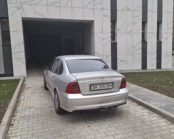 Серый Опель Вектра, объемом двигателя 1.6 л и пробегом 520 тыс. км за 2200 $, фото 6 на Automoto.ua