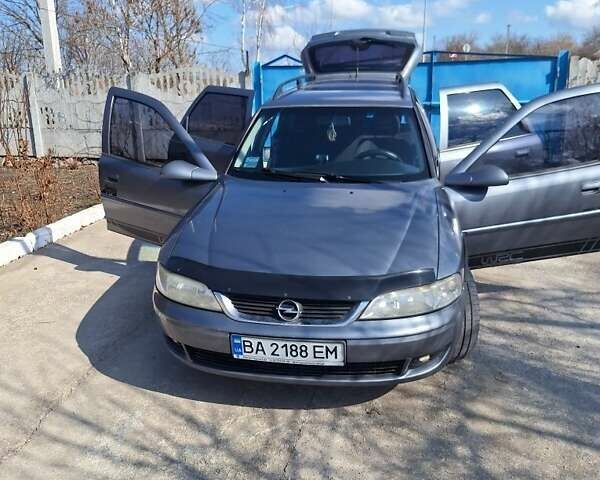 Серый Опель Вектра, объемом двигателя 2.2 л и пробегом 299 тыс. км за 2999 $, фото 2 на Automoto.ua