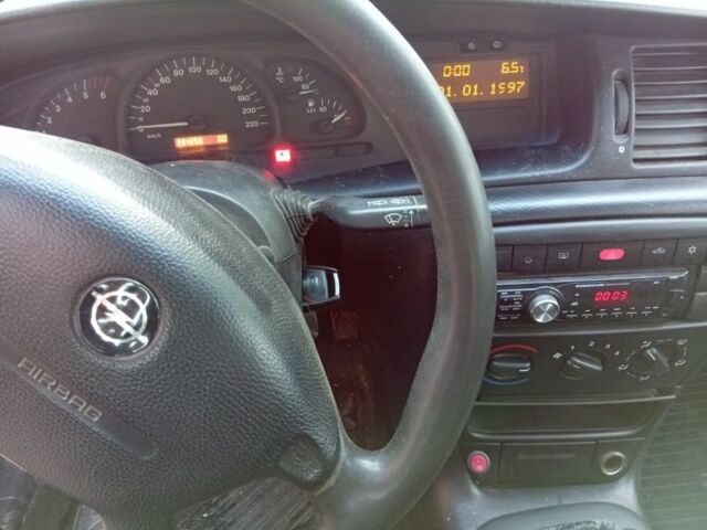 Серый Опель Вектра, объемом двигателя 2 л и пробегом 329 тыс. км за 2596 $, фото 5 на Automoto.ua