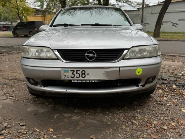 Сірий Опель Вектра, об'ємом двигуна 2 л та пробігом 42 тис. км за 1739 $, фото 5 на Automoto.ua