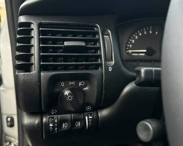 Сірий Опель Вектра, об'ємом двигуна 1.8 л та пробігом 260 тис. км за 3400 $, фото 36 на Automoto.ua