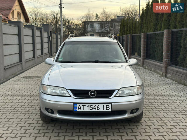 Сірий Опель Вектра, об'ємом двигуна 1.8 л та пробігом 260 тис. км за 3400 $, фото 1 на Automoto.ua