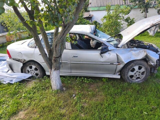 Серый Опель Вектра, объемом двигателя 0 л и пробегом 300 тыс. км за 650 $, фото 3 на Automoto.ua