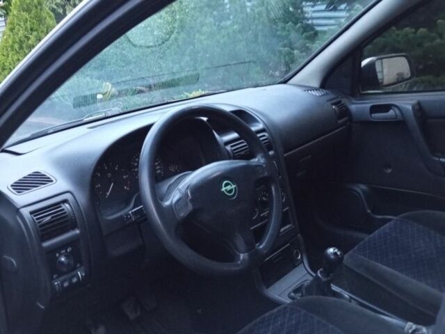 Опель Вектра 2000 в Славянске на Automoto.ua Серый Опель Вектра, объемом двигателя 1.7 л и пробегом 33 тыс. км за 2700 $, фото 4 на Automoto.ua