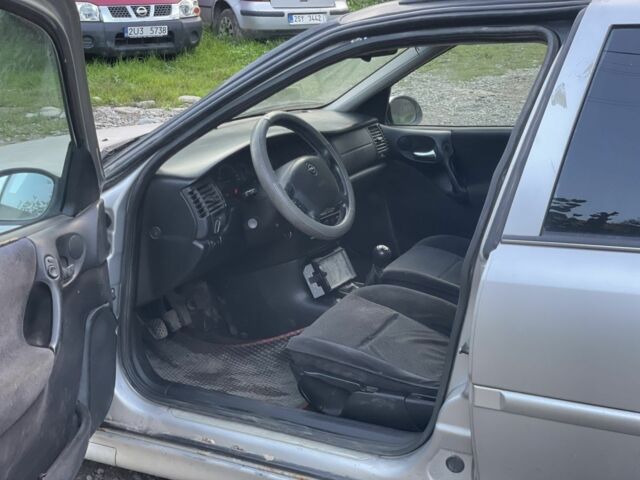 Сірий Опель Вектра, об'ємом двигуна 2 л та пробігом 300 тис. км за 1500 $, фото 7 на Automoto.ua