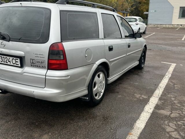 Серый Опель Вектра, объемом двигателя 2 л и пробегом 299 тыс. км за 2200 $, фото 5 на Automoto.ua