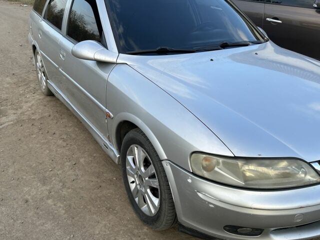 Сірий Опель Вектра, об'ємом двигуна 2 л та пробігом 325 тис. км за 1560 $, фото 1 на Automoto.ua