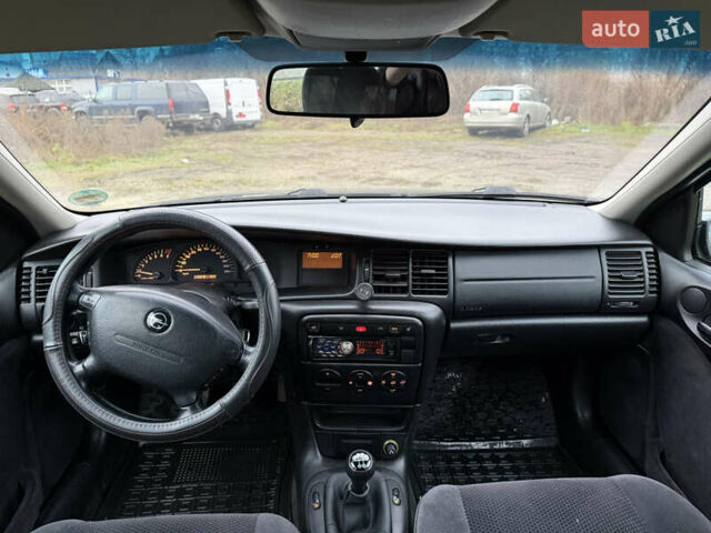 Сірий Опель Вектра, об'ємом двигуна 1.8 л та пробігом 216 тис. км за 3300 $, фото 17 на Automoto.ua
