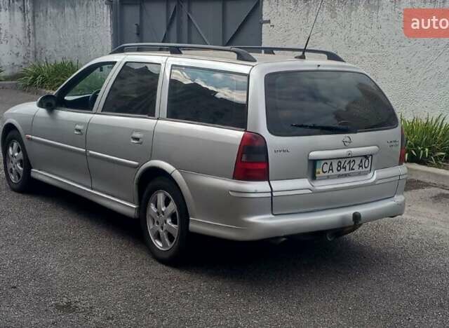 Сірий Опель Вектра, об'ємом двигуна 2 л та пробігом 320 тис. км за 2300 $, фото 3 на Automoto.ua