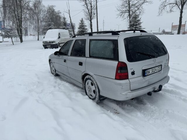 Сірий Опель Вектра, об'ємом двигуна 2 л та пробігом 450 тис. км за 2250 $, фото 4 на Automoto.ua