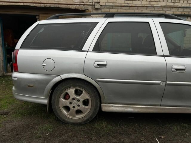 Серый Опель Вектра, объемом двигателя 2 л и пробегом 330 тыс. км за 2500 $, фото 2 на Automoto.ua