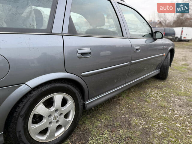 Сірий Опель Вектра, об'ємом двигуна 1.8 л та пробігом 216 тис. км за 3300 $, фото 7 на Automoto.ua