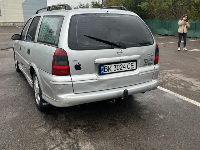 Серый Опель Вектра, объемом двигателя 2 л и пробегом 299 тыс. км за 2200 $, фото 4 на Automoto.ua