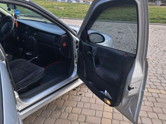 Сірий Опель Вектра, об'ємом двигуна 1.8 л та пробігом 301 тис. км за 3500 $, фото 6 на Automoto.ua