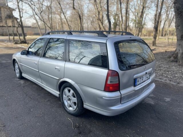 Серый Опель Вектра, объемом двигателя 2.2 л и пробегом 300 тыс. км за 1299 $, фото 2 на Automoto.ua