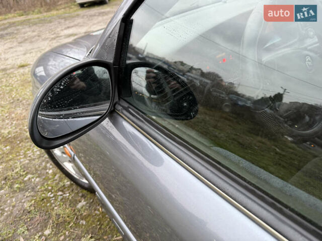 Сірий Опель Вектра, об'ємом двигуна 1.8 л та пробігом 216 тис. км за 3300 $, фото 11 на Automoto.ua