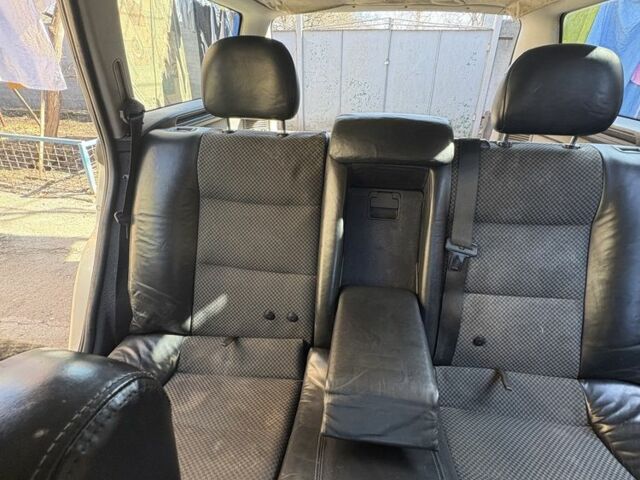 Серый Опель Вектра, объемом двигателя 1.8 л и пробегом 350 тыс. км за 2500 $, фото 7 на Automoto.ua