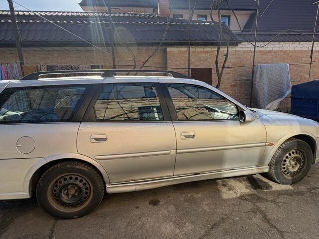 Серый Опель Вектра, объемом двигателя 1.8 л и пробегом 350 тыс. км за 2500 $, фото 1 на Automoto.ua