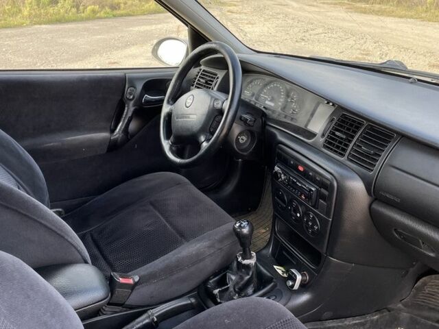 Опель Вектра 2001 в Дубно на Automoto.ua Серый Опель Вектра, объемом двигателя 2.2 л и пробегом 300 тыс. км за 1450 $, фото 5 на Automoto.ua