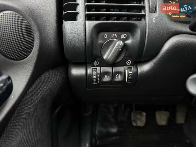 Сірий Опель Вектра, об'ємом двигуна 1.8 л та пробігом 216 тис. км за 3300 $, фото 20 на Automoto.ua