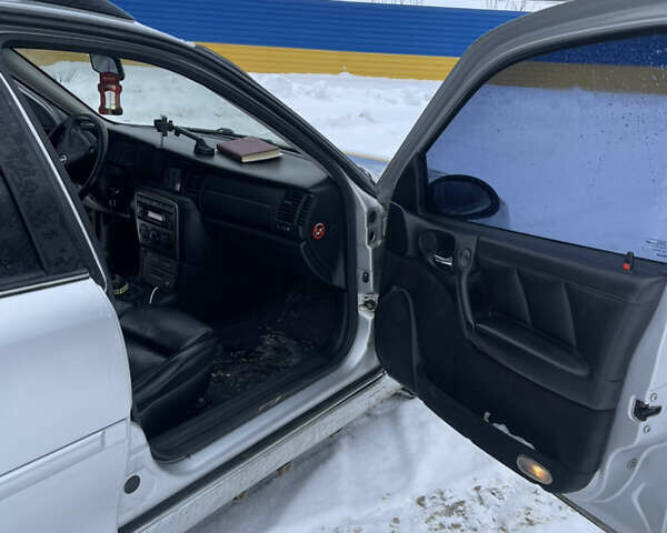 Сірий Опель Вектра, об'ємом двигуна 2.2 л та пробігом 450 тис. км за 3350 $, фото 11 на Automoto.ua