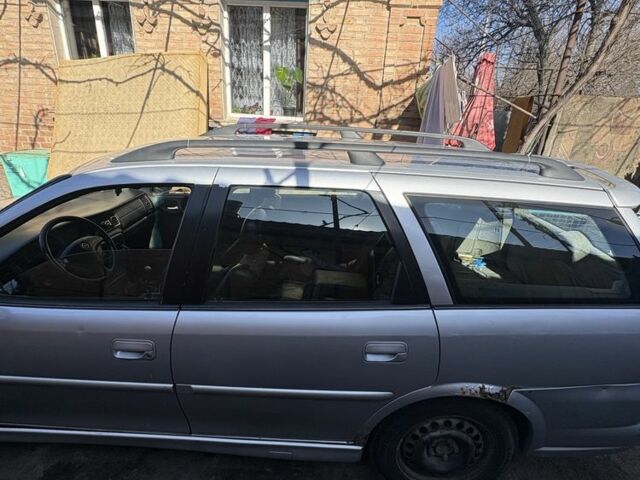 Серый Опель Вектра, объемом двигателя 1.8 л и пробегом 350 тыс. км за 2500 $, фото 2 на Automoto.ua