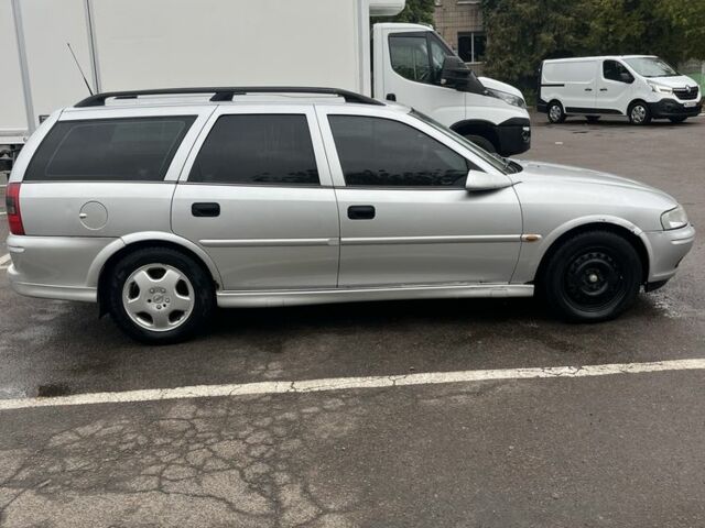 Серый Опель Вектра, объемом двигателя 2 л и пробегом 299 тыс. км за 2200 $, фото 3 на Automoto.ua