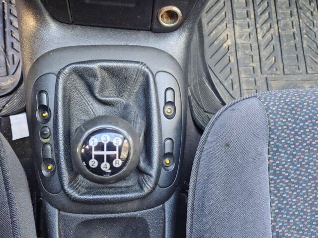 Серый Опель Вектра, объемом двигателя 2 л и пробегом 273 тыс. км за 2000 $, фото 8 на Automoto.ua