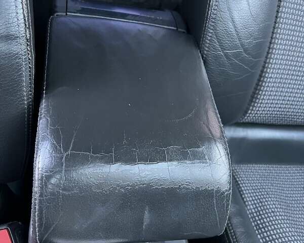 Сірий Опель Вектра, об'ємом двигуна 2.2 л та пробігом 330 тис. км за 3350 $, фото 12 на Automoto.ua