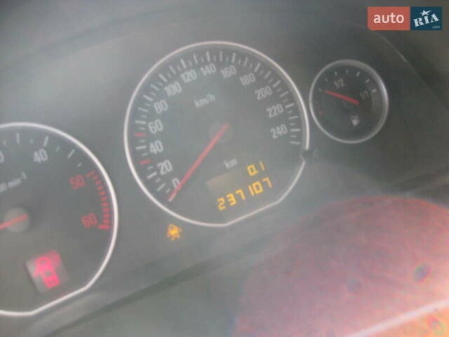 Серый Опель Вектра, объемом двигателя 2.17 л и пробегом 237 тыс. км за 4650 $, фото 14 на Automoto.ua