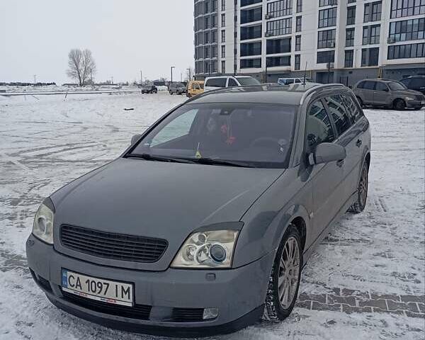 Серый Опель Вектра, объемом двигателя 2.2 л и пробегом 260 тыс. км за 5000 $, фото 1 на Automoto.ua