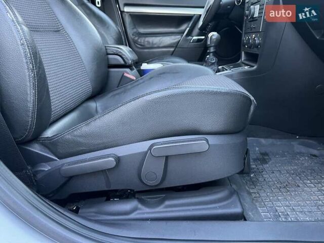 Сірий Опель Вектра, об'ємом двигуна 2.2 л та пробігом 330 тис. км за 3350 $, фото 13 на Automoto.ua