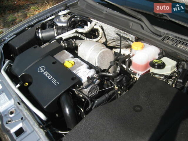 Серый Опель Вектра, объемом двигателя 2.17 л и пробегом 237 тыс. км за 4650 $, фото 15 на Automoto.ua