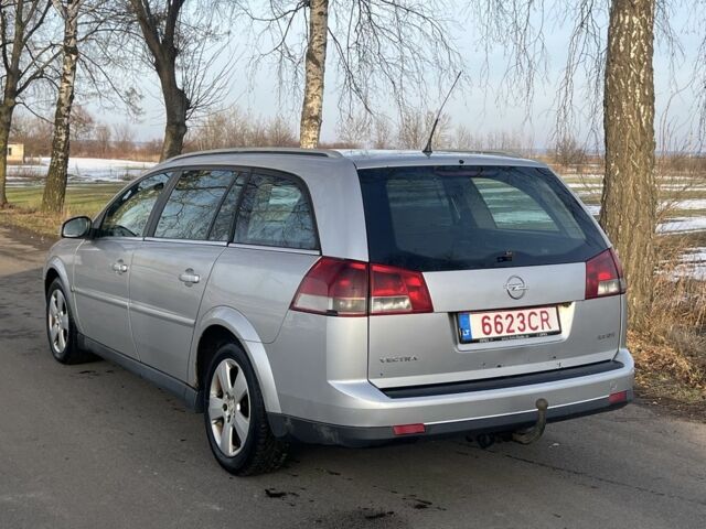 Сірий Опель Вектра, об'ємом двигуна 2.2 л та пробігом 400 тис. км за 1899 $, фото 4 на Automoto.ua