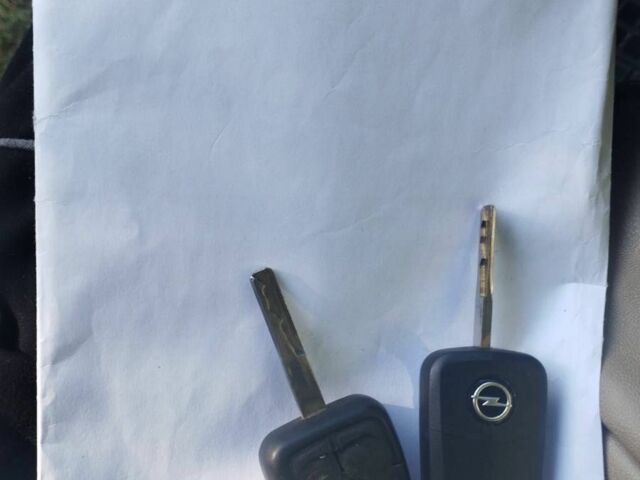 Опель Вектра 2003 в Балаклее на Automoto.ua Серый Опель Вектра, объемом двигателя 2 л и пробегом 260 тыс. км за 2850 $, фото 4 на Automoto.ua