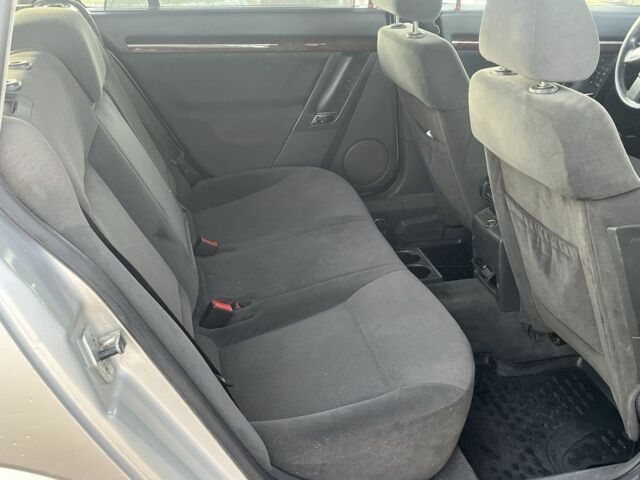 Сірий Опель Вектра, об'ємом двигуна 2.2 л та пробігом 400 тис. км за 1899 $, фото 9 на Automoto.ua