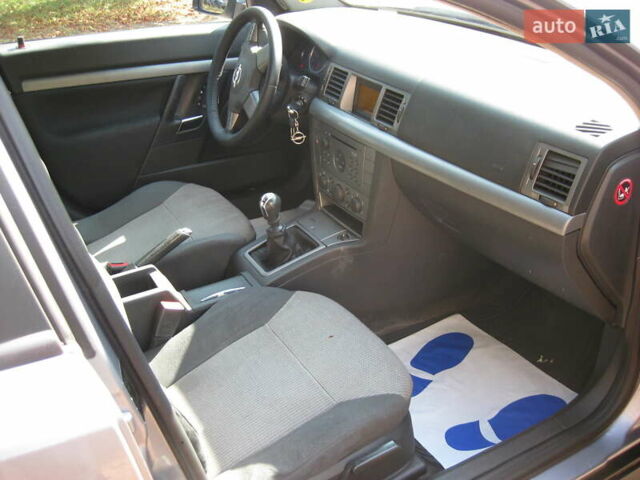 Серый Опель Вектра, объемом двигателя 2.17 л и пробегом 237 тыс. км за 4650 $, фото 10 на Automoto.ua