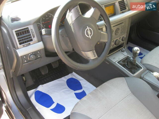 Серый Опель Вектра, объемом двигателя 2.17 л и пробегом 237 тыс. км за 4650 $, фото 12 на Automoto.ua